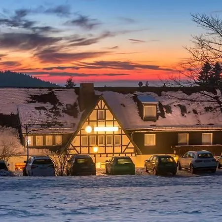 Hotell Lenneplaetze 3*